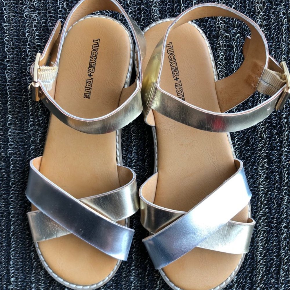 Tucker + Tate Size 1 Gold & Silver Girls Sandals